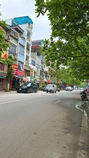 Nhà 2 mặt tiền mặt Phố Dương Văn Bé -Minh Khai. MB70m2*6T thang máy. 
