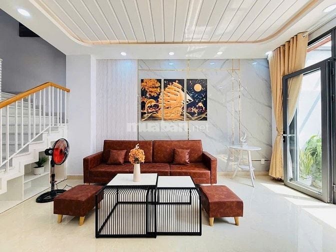 Bán nhà Lê Tung Quận 11 | Dt: 50m2 giá 3 tỷ 360 triệu Kèm nội thất
