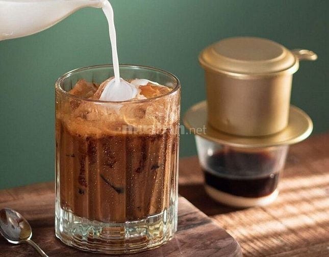 TUYỂN CÁC BẠN PHỤ BÁN CÀ PHÊ, GIẢI KHÁT