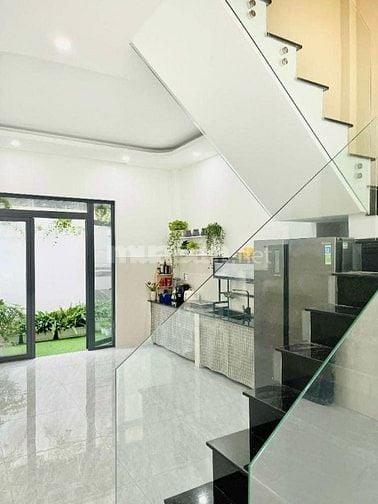 Kẹt nợ bán gấp nhà trả nợ - dt 65m2 Nguyễn Thị Thập-q7-giá 970tr-shr
