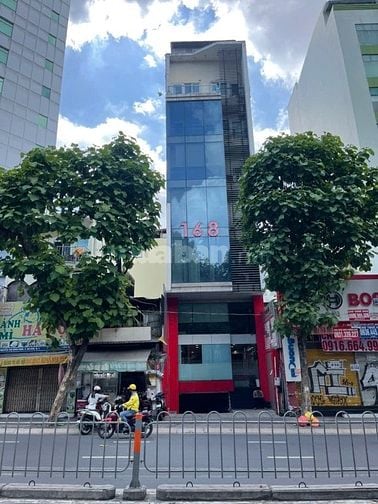 Bán gấp nhà mặt tiền ngay Trần Hưng Đạo DT 4..4m x 23m giá 37 tỷ