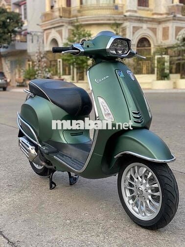 Vespa Sprint cuối 2019 đèn led