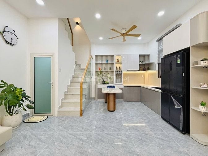 CHÍNH CHỦ CẦN BÁN NHÀ MỚI XÂY GẦN CHỢ AN NHƠN ĐÚC 2LẦU SÂN THƯỢNG 