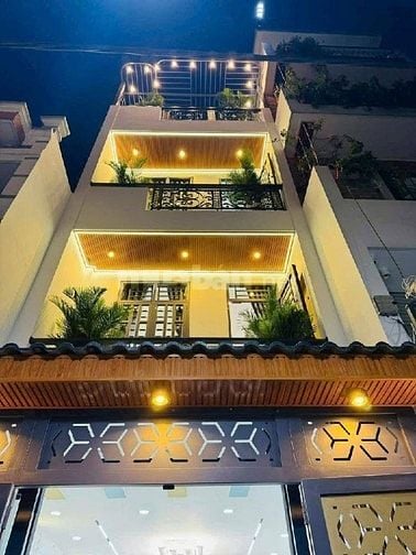 Đi nước ngoài định cư bán gấp nhà ở đường Nguyễn Chế Nghĩa, phường Xóm
