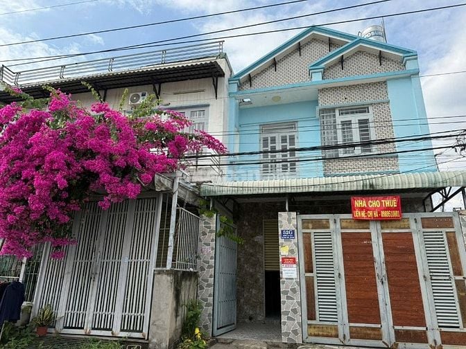 Nhà mặt tiền, rộng , thoáng mát, cho thuê dài hạn