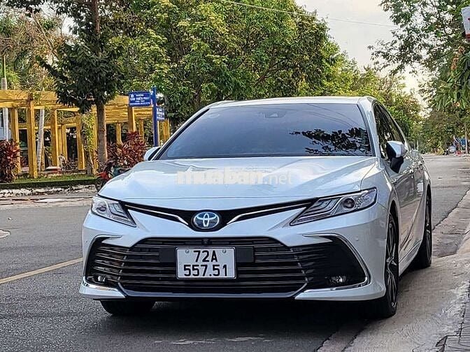 Toyota Camry 2022 2.5HV (Hybrid) - 35000 km