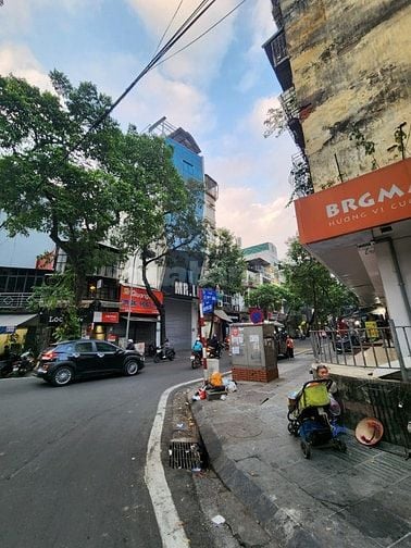 BÁN NHÀ 2 TẦNG VỊ TRÍ ĐẸP NHẤT PHỐ MẬU LƯƠNG, KIẾN HƯNG HÀ ĐÔNG, DT 60