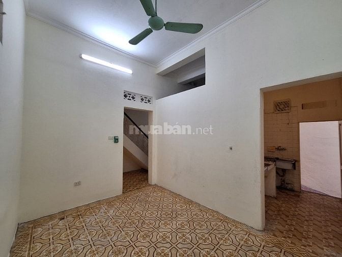 Nhà mặt ngách 22 Ngõ 279 Đội cấn, DTXD 70/90m2, 2 tầng 1 tum