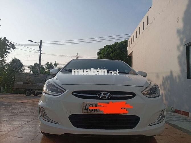 Hyundai Accent blue 2015 1.4 AT