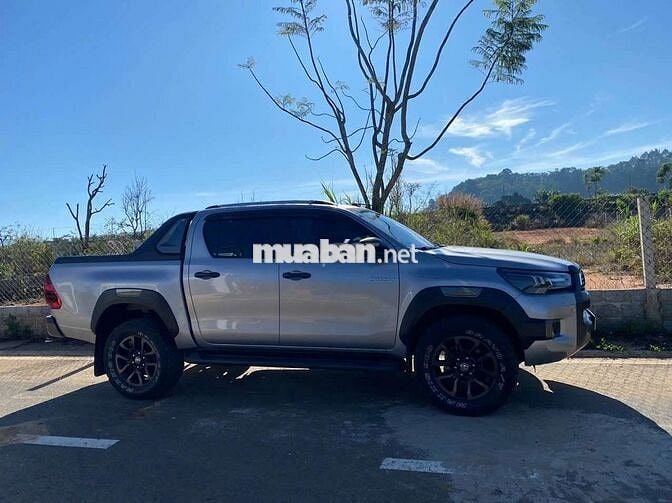 Toyota Hilux 2021 2.8L 4x4 AT - 30000 km