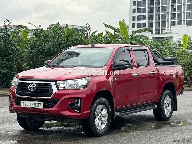 Bán Toyota Hilux 2019 2.4E 4x2 AT màu đỏ cực chất
