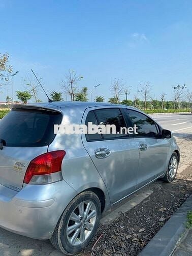 Toyota Yaris 2009 1.3 AT - 120000 km