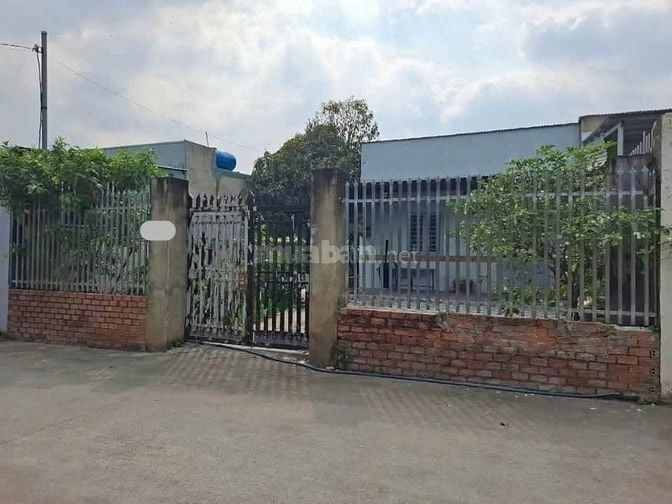 Cần bán gấp căn nhà ở ngay xã Phước Hiệp , Củ Chi 140m2 SHR giá 670tr