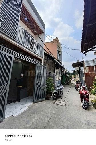 Bán nhà ngay chợ lê thị ngay DT:4X11m 1T+1 lầu 2pn