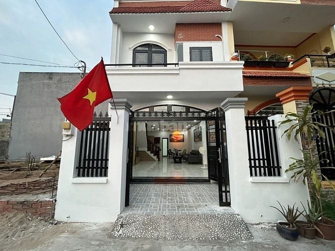 Siêu phẩm nhà 2 tầng 85m2, hẻm xe tải ,Nguyễn Duy Trính - Q9