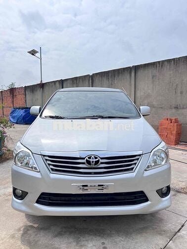 Toyota Innova 2013 2.0E - 189000 km