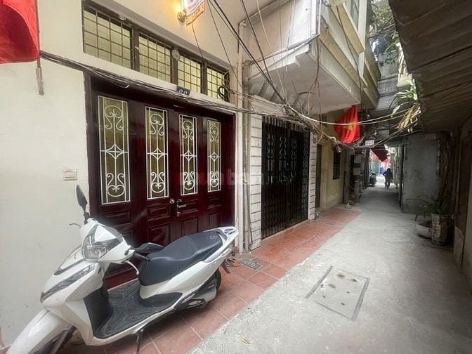 Nhà Bạch Mai, Tặng nội thất, 42m2, chỉ 4.98 tỷ