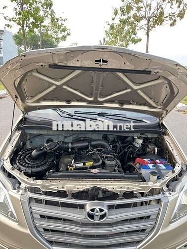 Toyota Innova 2015 - 17800 km
