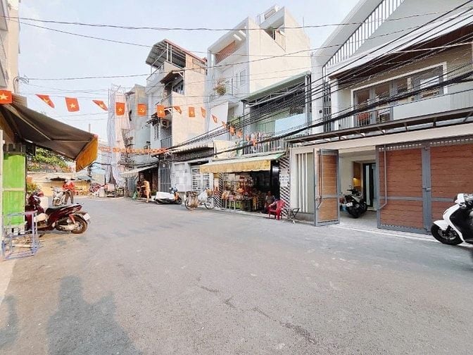 NGỘP BÁN GẤP NHÀ 4 LẦU,HXH THÔNG 4.4M x20M ,4PN ,Đ.LÊ VĂN LƯƠNG,QUẬN 7