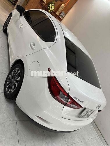 Mazda 2 2017  1.5 AT Sedan - 880000 km