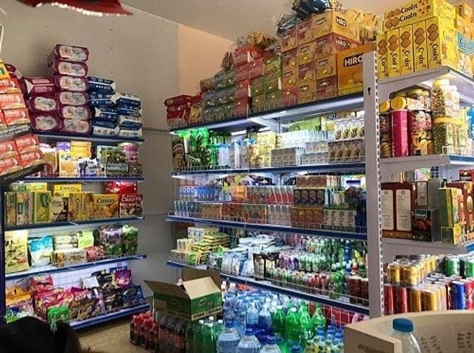 Chị cần 2 bạn siêng và chịu khó đứng quầy bán đồ uống giải khát