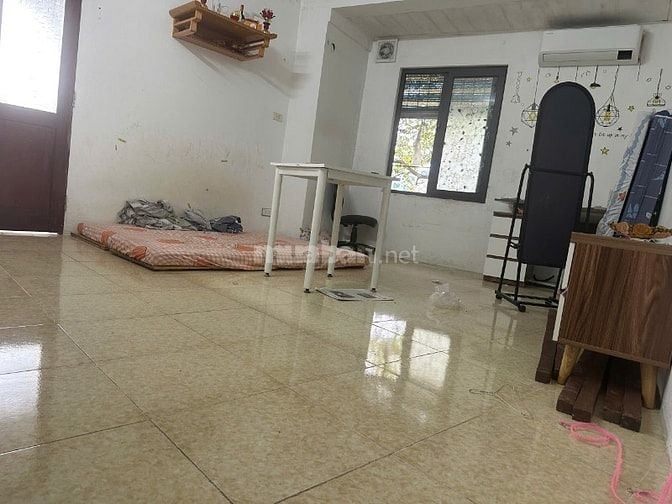 Cho thuê nhà tập thể 1PN 2 mặt thoáng tại số 9 Trần Hưng Đạo
