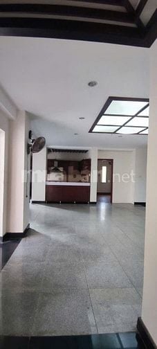 Cho thuê căn hộ tầng 3 chung cư Làng Quốc Tế Thăng Long