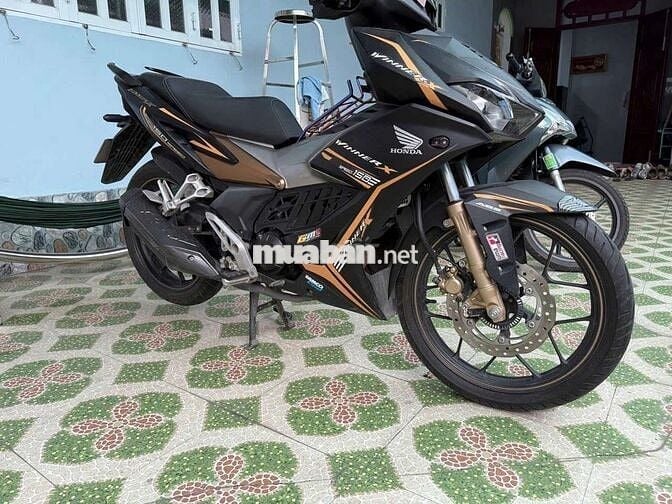 Xe WinnerX màu đen Bạc Vàng Đồng