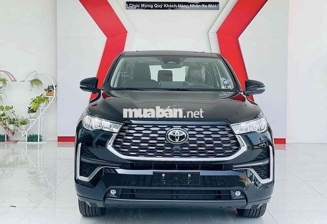 Toyota Innova Cross HEV 2025