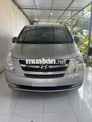 Hyundai Grand Starex 2013 2.5 MT - 180000 km