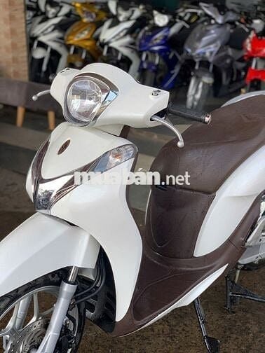sh mode đời 2016 xe đẹp không tì vết, máy zin êm.