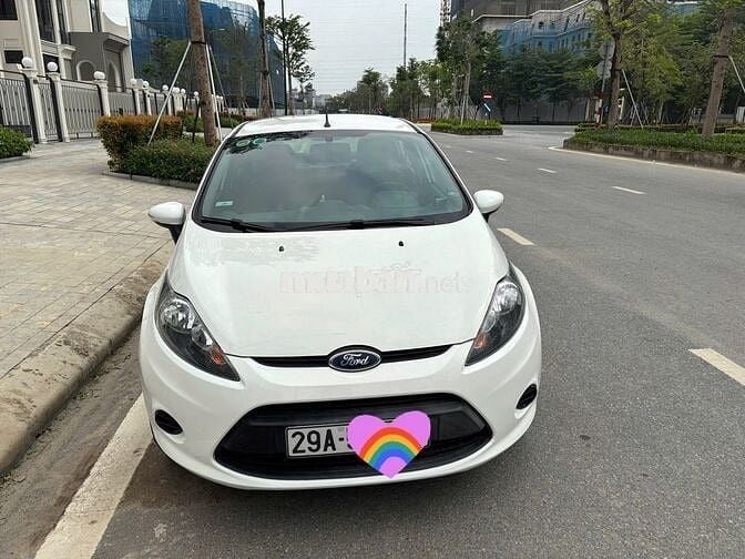 Ford Fiesta 2011 1.6 AT Sedan - 115000 km
