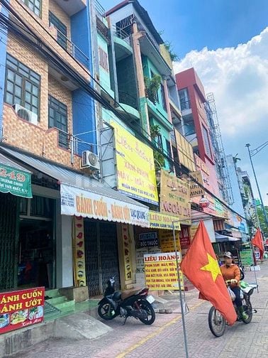 Bán nhà mặt tiền Trường Chinh, hẻm sau là chợ Lạc Quang, giáp Tân Bình