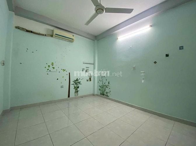 Cho thuê phòng lầu 2 có chổ để xe, giờ giấc tự do.
