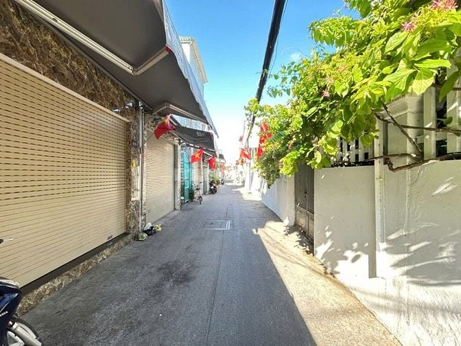 NGUYÊN CĂN QUỐC LỘ 50 ,BÌNH HƯNG BÌNH CHÁNH GẦN NHÀ HÀNG HƯƠNG QUÊ 2PN