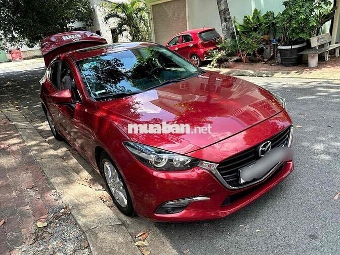 Mazda 3 mode 2018 1.5 AT Sedan - 76000 km