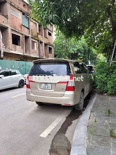 Toyota Innova 2016 - 100000 km