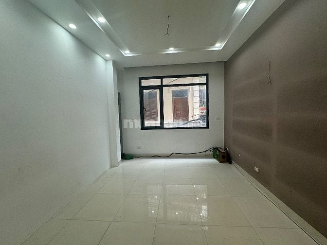 CẦU GIẤY - CHO THUÊ CỬA HÀNG TẦNG 1+2 (PHỐ THỜI TRANG)