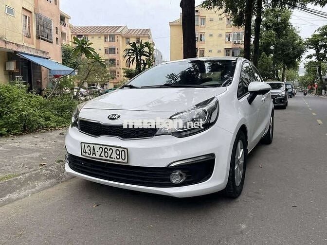 Kia Rio 2015 1.4 AT Sedan - 90000 km