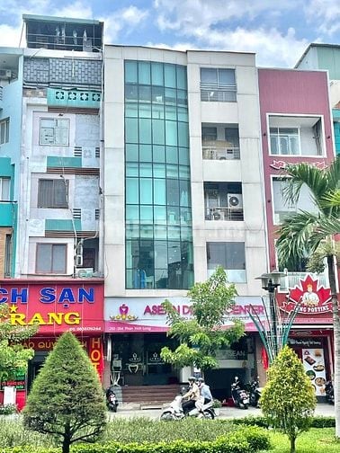 💥 CHO THUÊ MẶT TIỀN PHAN XÍCH LONG NGANG 8M - NGUYÊN CĂN 160 TRIỆU