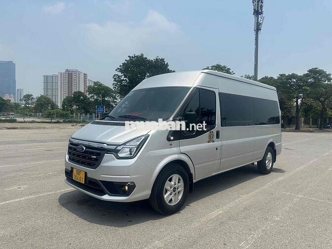 Ford Transit 2023 xe như mới