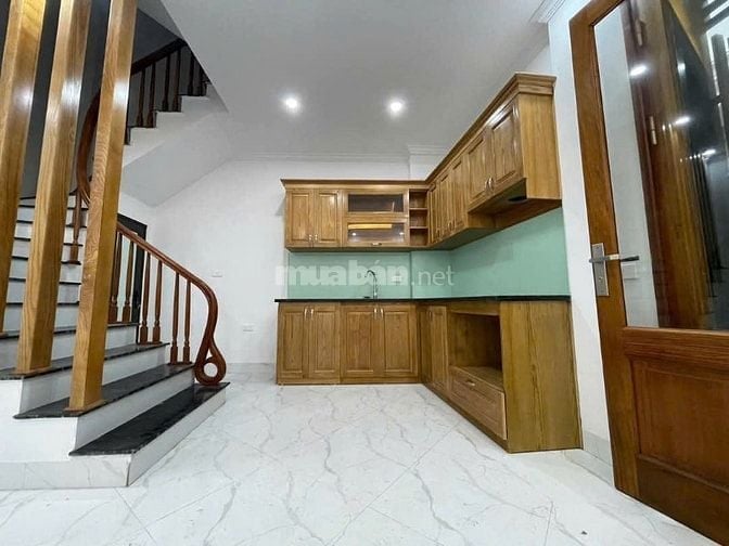  Bán nhà 5 tầng 32m² Cổ Nhuế Nhà Đẹp Dân Xây Sẵn ở Giá Rẻ Nhì Cổ Nhuế