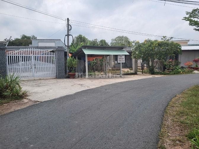 130m2 thổ cư. Đường thông. Rớt nhựa 100m. 420tr