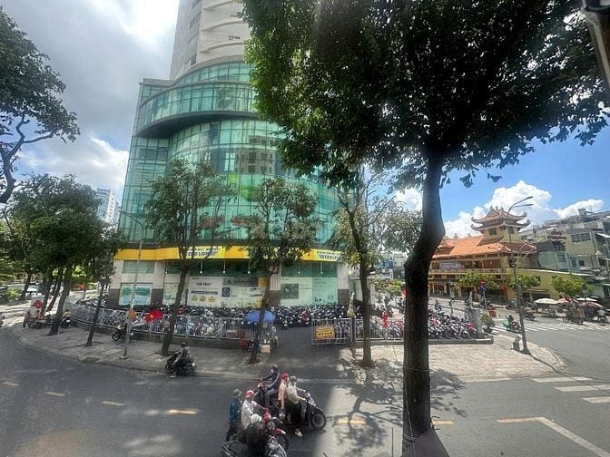 Cho thuê căn hộ mặt tiền chung cư H1-Hoàng Diệu, Quận 4, tầng 1 + 2