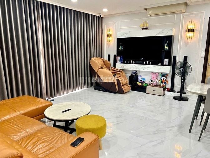 Gia đình cần bán gấp căn hộ Botanic Towers – 120m², 3PN, 2WC, nhà mới 