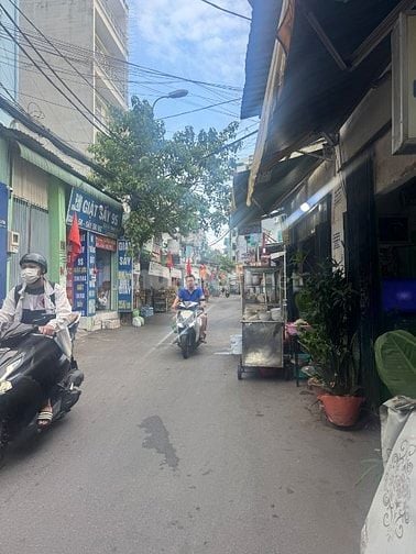 Nhà mặt tiền Trần Bá Giao, P.5, GV: 4( Nở hậu: 6,5m) x 17, giá: 9,5tỷ.