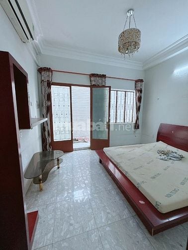 Kẹt tiền Tôi cần bán gấp Căn nhà 4 Tầng - 5 PN, Cao Văn Lầu giá 5,5Tỷ
