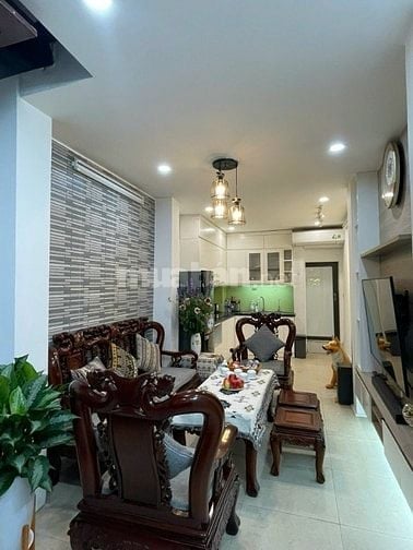  CHO THUÊ NHÀ số 9 phố Hàng Gà, DT 30m2x 5 tầng, full đồ