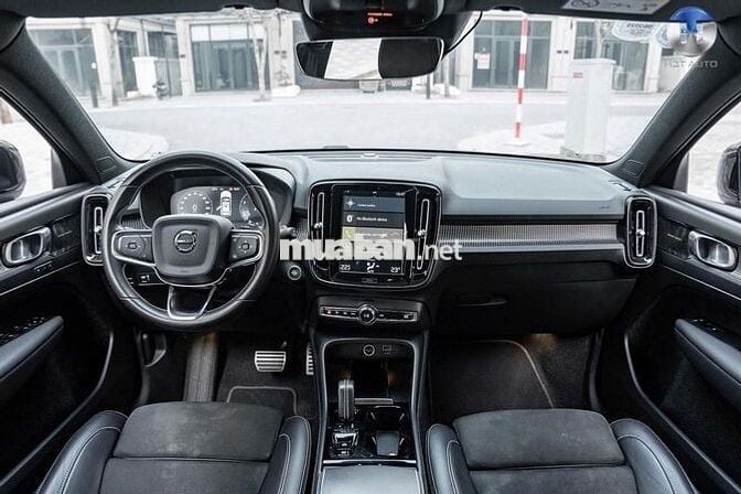 Volvo XC40 2021 R-Design - 43000 km