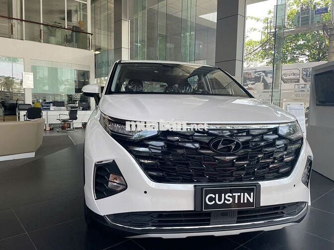 Hyundai Custin Tiêu Chuẩn 2025 Giảm Sâu Tới 70tr
